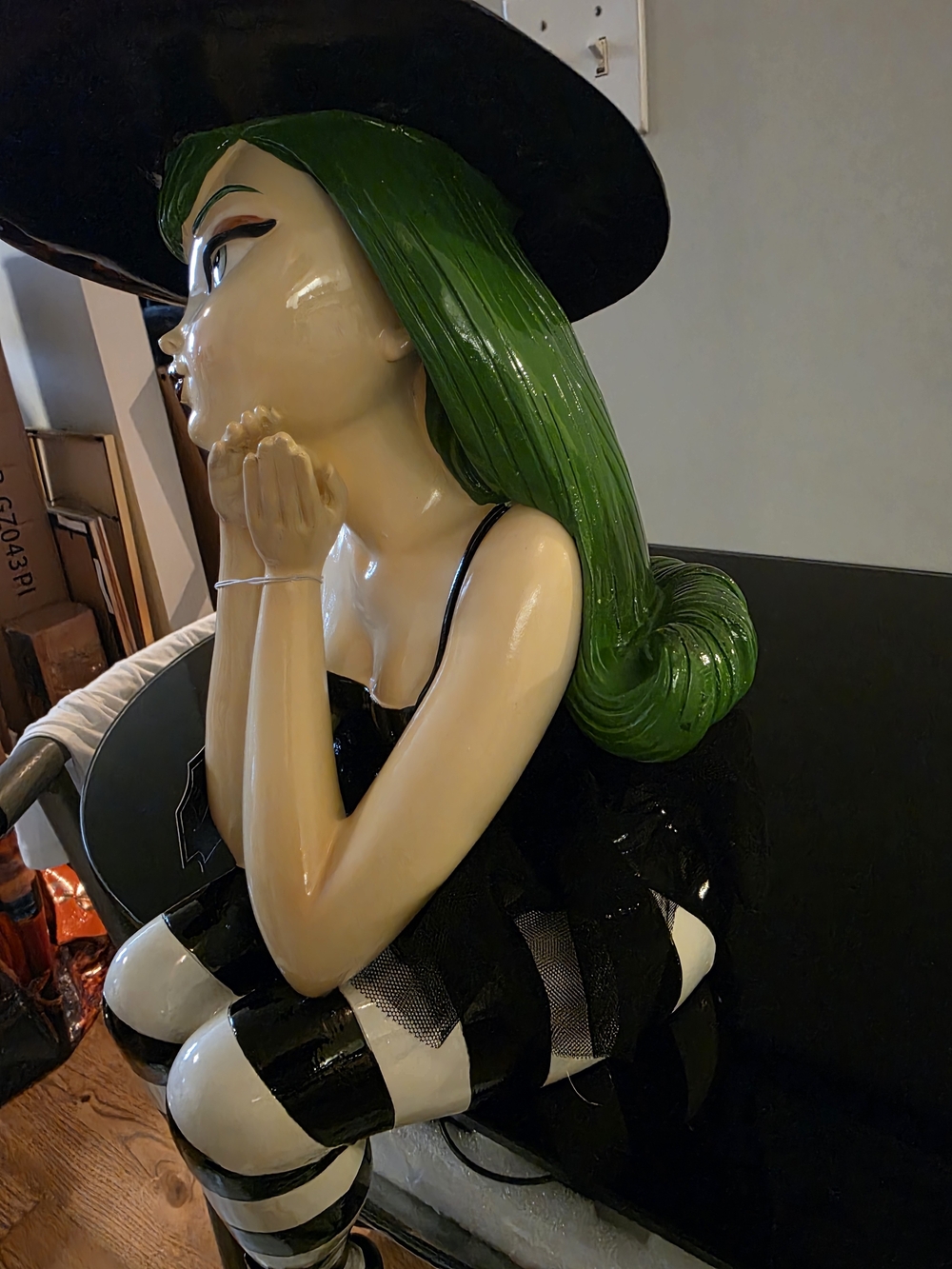 Green-Haired Witch Figurine with Black Hat and Striped Tights - Picture 4 of 10